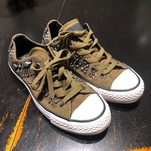 Converse - low top - army green studded